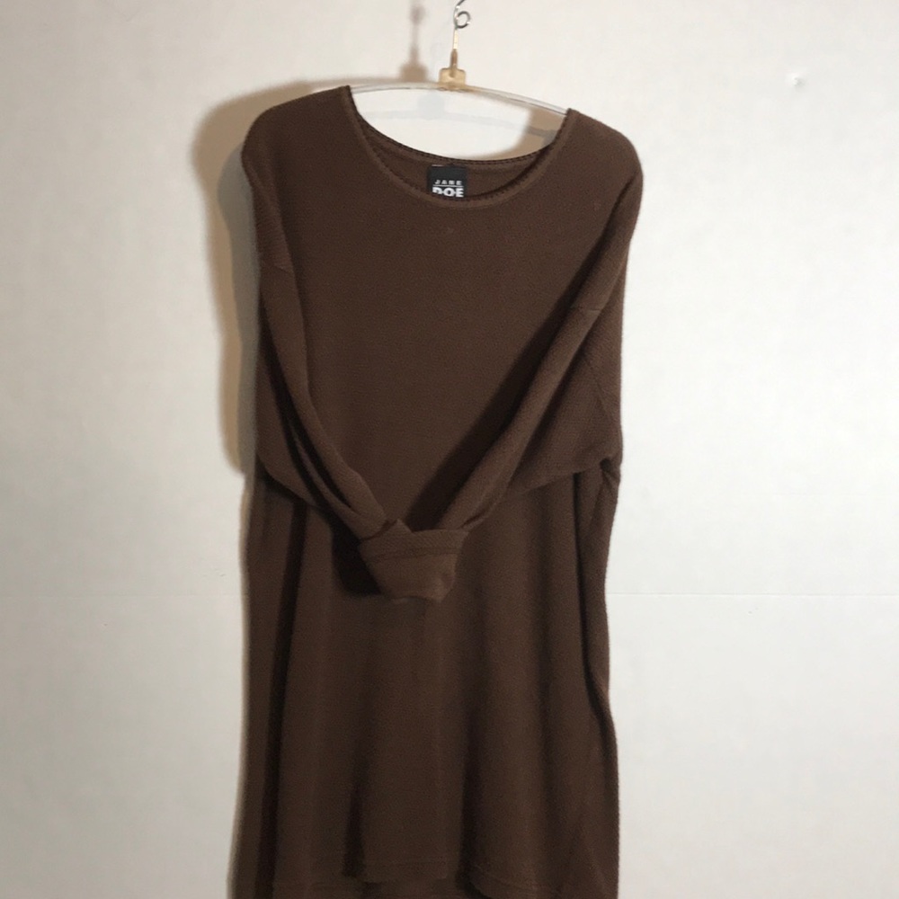 Long sleeve scoopneck